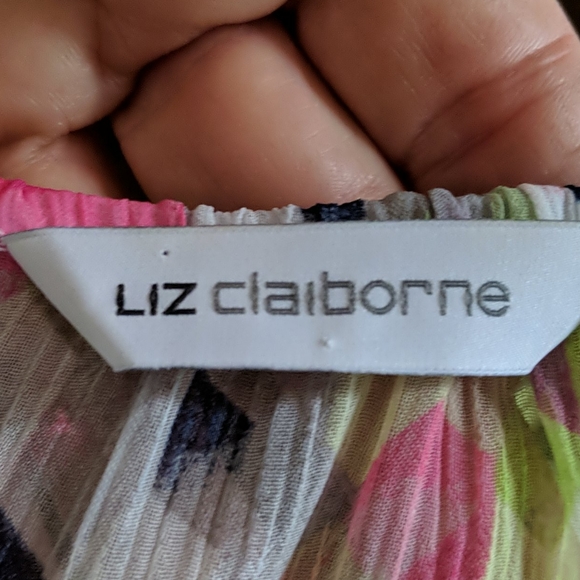LIZ CLAIBORNE women's top. - Picture 4 of 6